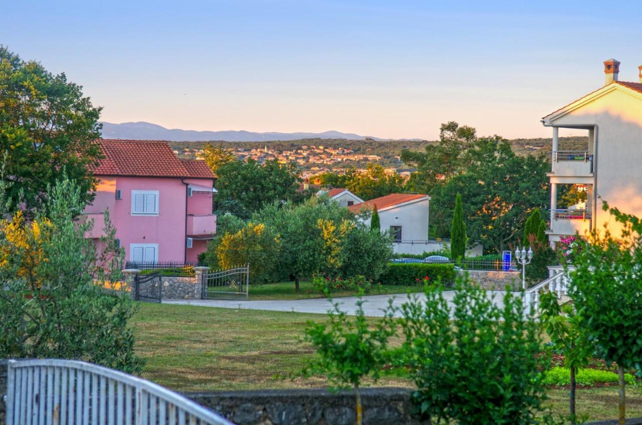 Villa Mmm Vantacici Zewnętrze zdjęcie