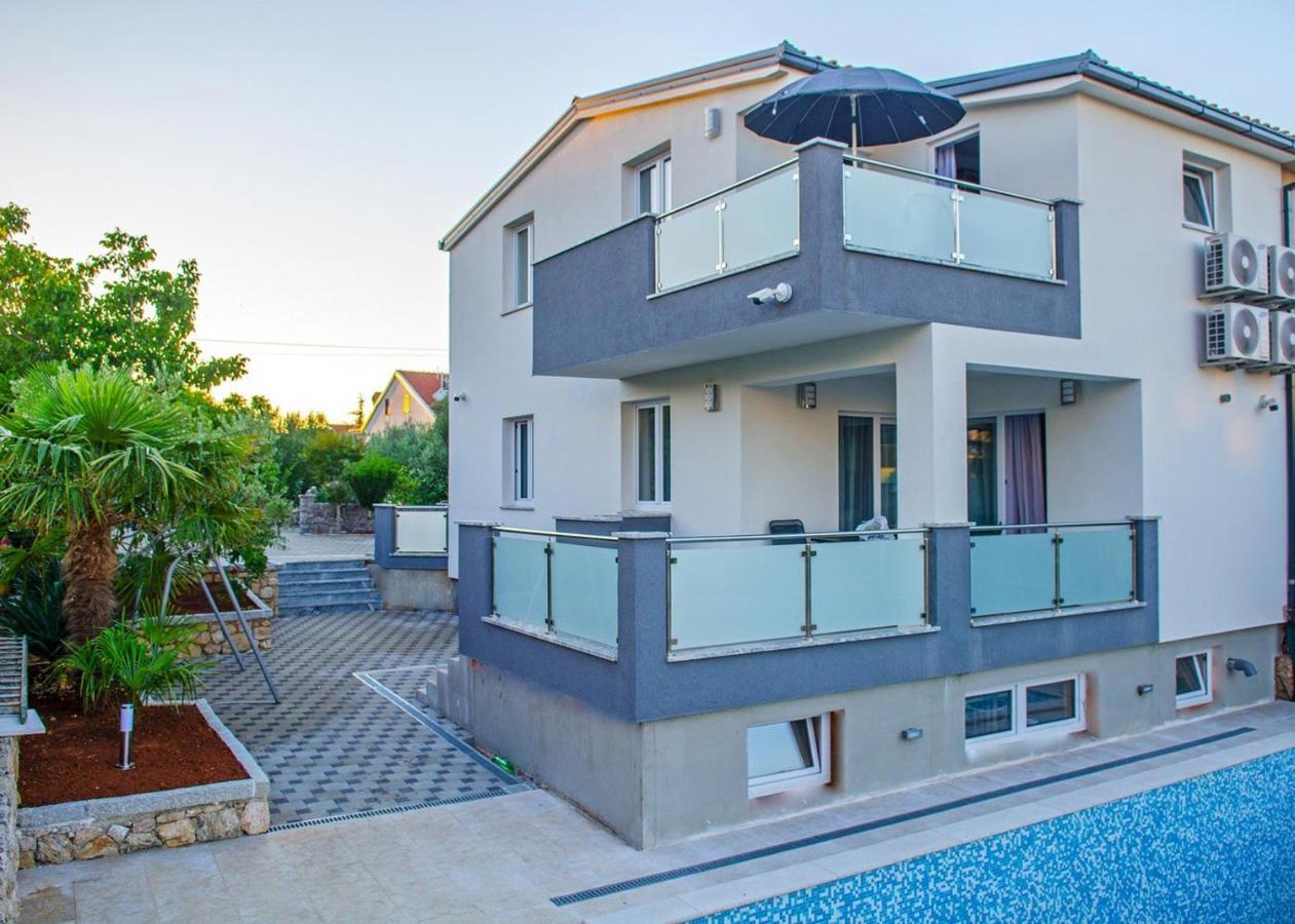 Villa Mmm Vantacici Zewnętrze zdjęcie